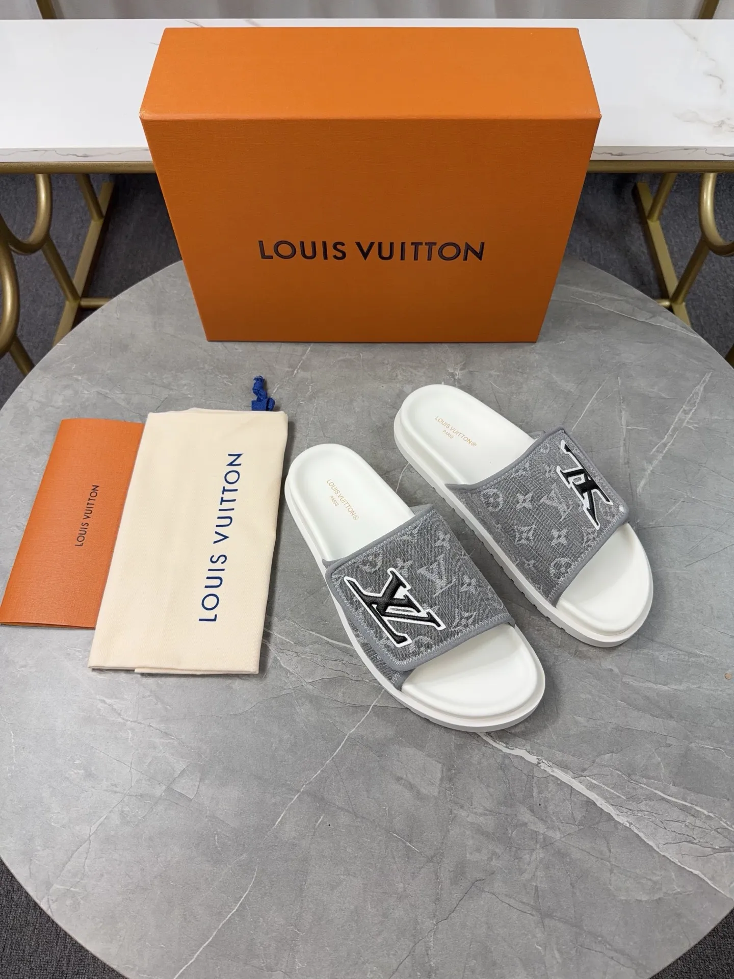 Men's Men's Shoes 💰380💰 🌈LV | Louis Vuitton ²⁰²³ 𝐬𝐬 🧡💚2025 Spring and Summer New Style Top Version‼ ️The original version is the same. The counter specializes in the latest straw slippers. Hard goods are new🆕 ❥Purchase level! Full of high-end feel! A popular model among bloggers at home and abroad, it’s retro and fashionable, and looks stunning on your feet! Mainly recommended models on the official website★ ━━━━━ ЅᏇєєt ━━━━━ ▪️Upper: original customized cowhide fabric ▪️Inner: cow lining ▪️Outsole: high-end rubber outsole ▪️Shoe size: 35-47 (46-47 customization is not returnable)